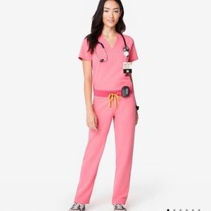 Figs Women's Coral Scrub Ensemble